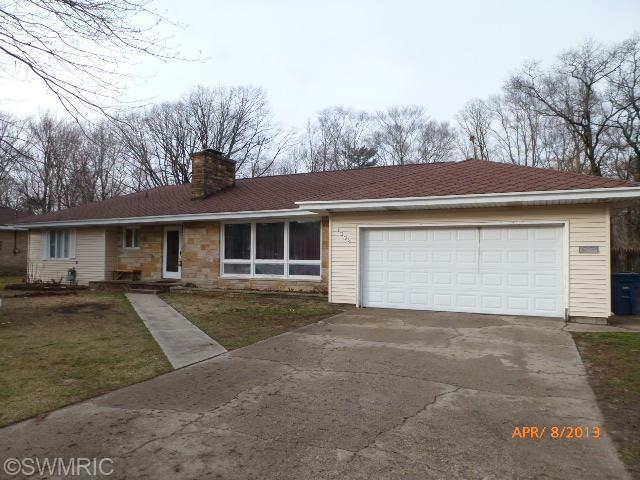 1648 Lee Ave, Muskegon, MI 49444