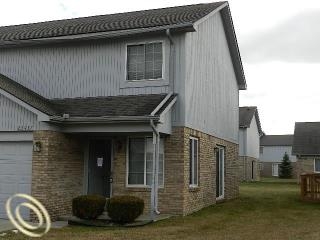 23437 Reading Ct, Trenton, MI 48183