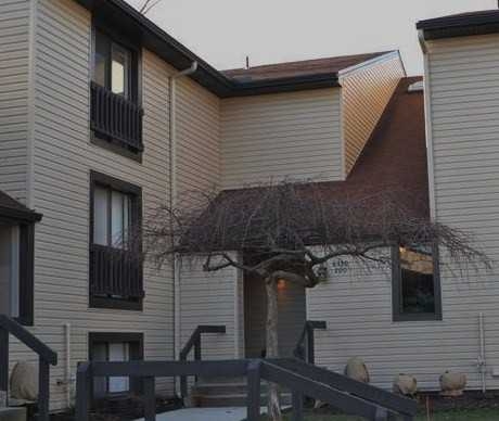 6320 Greenwood Pkwy Apt 2, Northfield, OH 44067