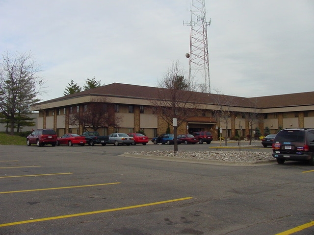 913 W Holmes Rd, Lansing, MI 48910