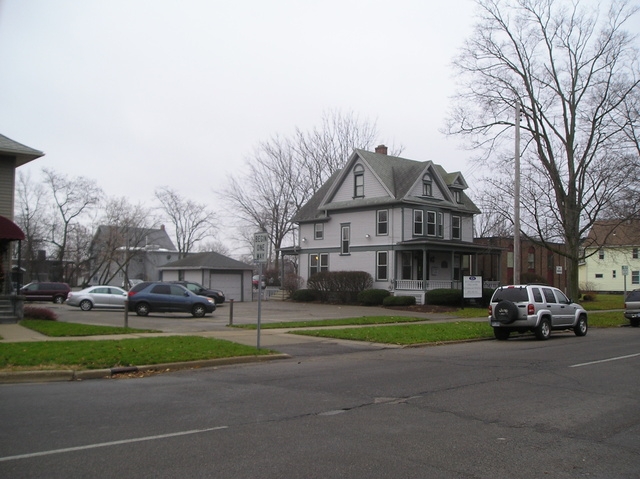 824 N. Capitol Ave., Lansing, MI 48906