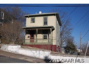 217 N Madison St, Staunton, VA 24401