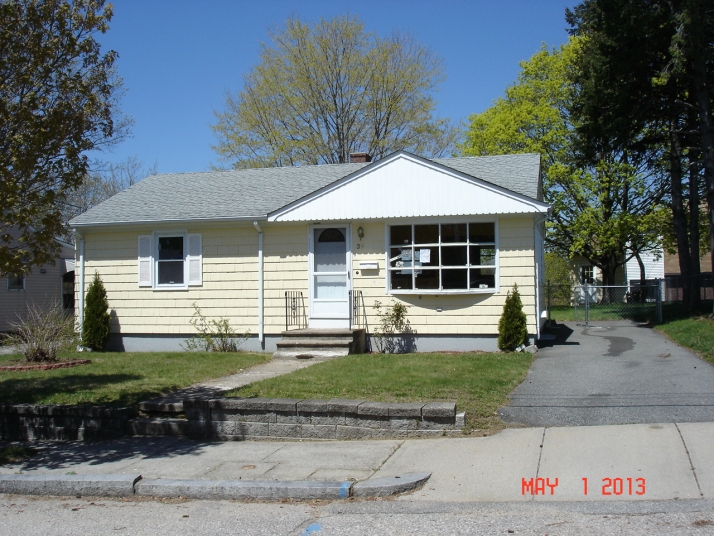39 Bel Air Drive, North Providence, RI 02911