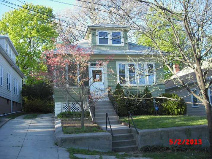 15 Oakdale Street, Providence, RI 02908