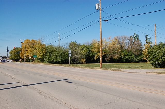 1900 Omro Rd, Oshkosh, WI 54902