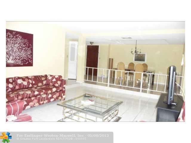 3680 Inverrary Dr # 2E, Fort Lauderdale, FL 33319