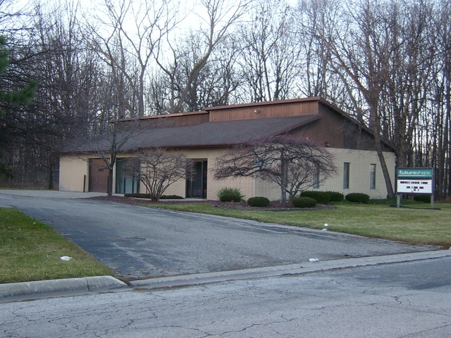 3737 FORTUNE BLVD, Saginaw, MI 48603