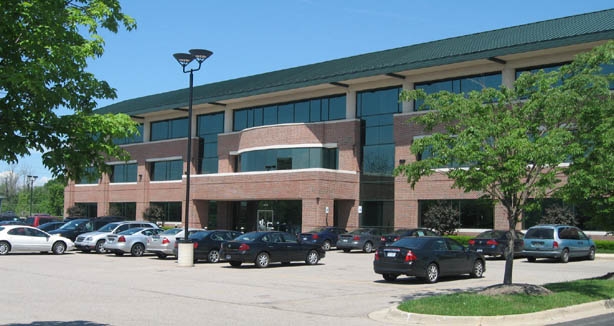 45000 River Ridge Dr, Troy, MI 48083