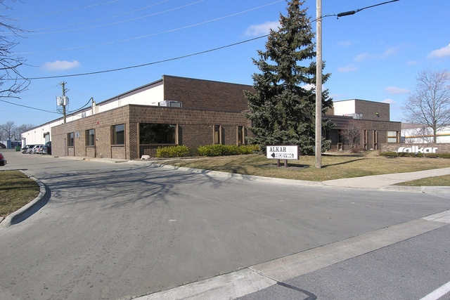 29585 & 29685 Calahan Road, Roseville, MI 48066