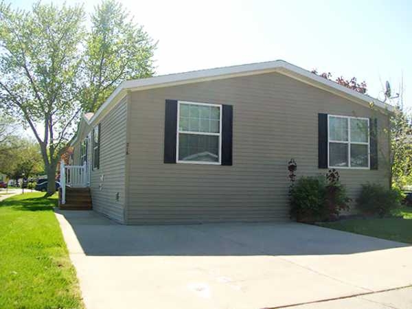 216 Belle Villa, Belleville, MI 48111