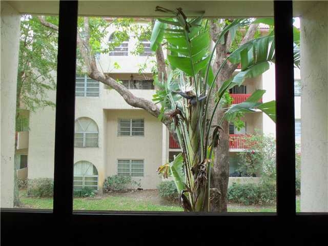 10651 SW 108 AV # 2A, Miami, FL 33176