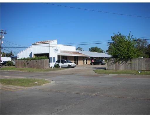 110 Darbonne St, Westlake, LA 70669