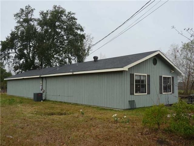 2615 Country Club Rd, Lake Charles, LA 70605