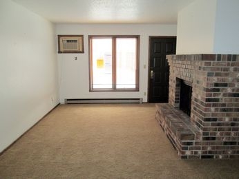 2402 18th St S Apt7, Fargo, ND 58103