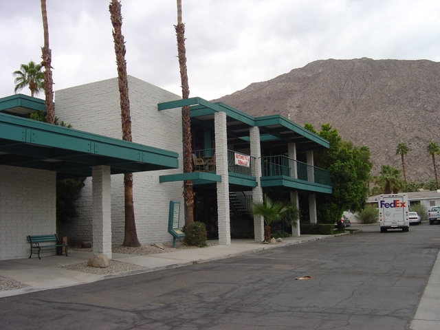 441 S. Calle Encilia, Palm Springs, CA 92262