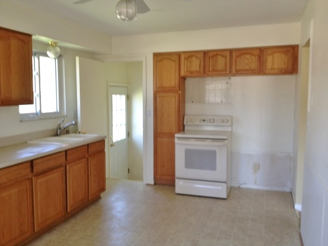 50666 Wilton St, New Baltimore, MI 48047