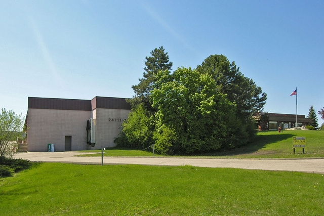 24711-24723 Crestview Court, Farmington, MI 48331