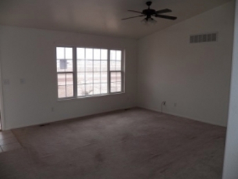 1214 N Kirkwood Dr, Pueblo, CO 81007