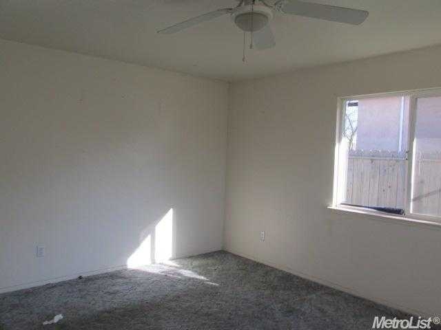 1228 N F St, Stockton, CA 95205