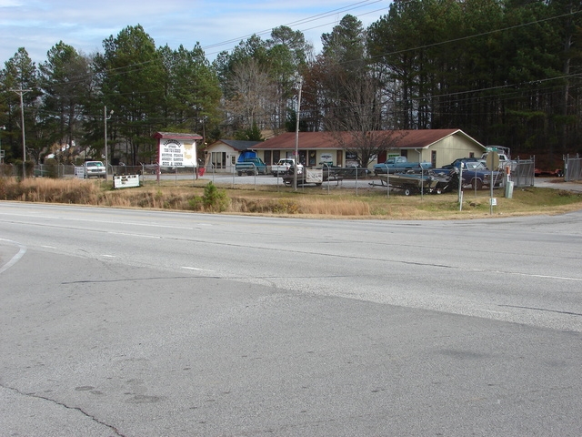North Hwy 27 at 19 East Reed rd, La Fayette, GA 30728