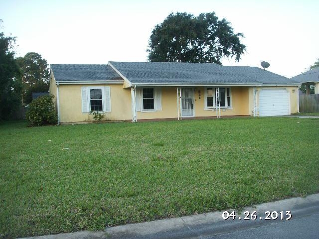 621 23rd Pl SW, Vero Beach, FL 32962