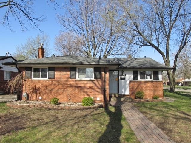 30245 Blossom Street, Roseville, MI 48066