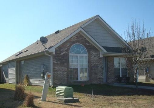 2134 Village Ln, Calera, AL 35040