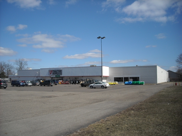 301 North US-131, Three Rivers, MI 49093