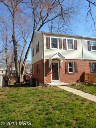 2126 Farrington Ave, Alexandria, VA 22303