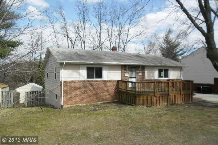 5725 Sunbury Dr, Alexandria, VA 22303