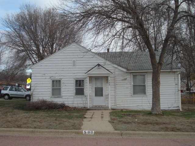 500 E 12th St, Yankton, SD 57078