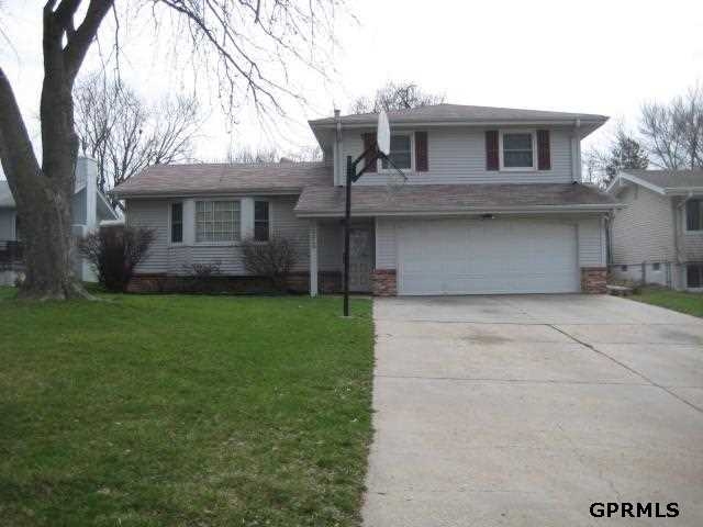10205 Ohern St, Omaha, NE 68127