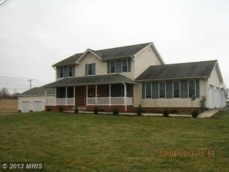 27 Mccoys Ferry Rd, Hedgesville, WV 25427