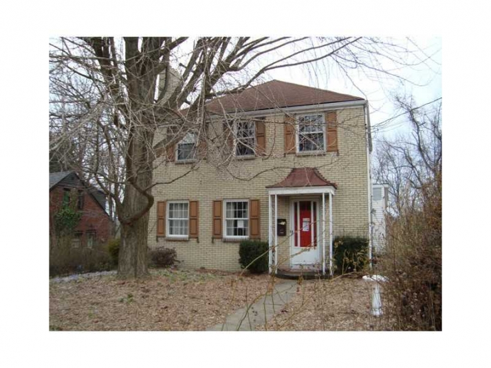 1415 Westview Dr, New Kensington, PA 15068