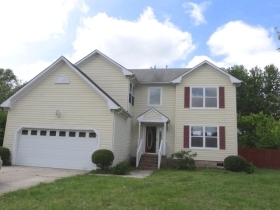 2316 Eagle Dr, Chesapeake, VA 23323