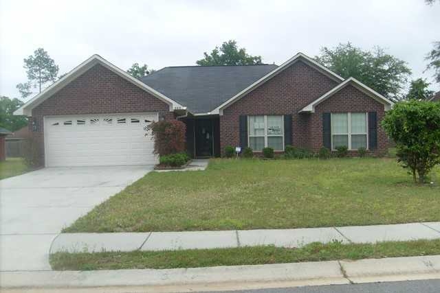 305 Camden Ct, Hinesville, GA 31313