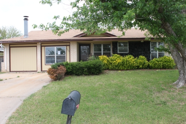 4722 SE Mieling Dr, Lawton, OK 73501