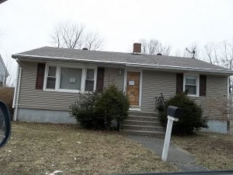 39 Harland Ave, Waterbury, CT 06705