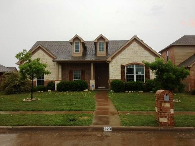 223 Quail Run Rd, Red Oak, TX 75154