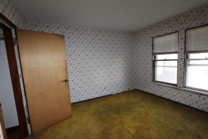 3 Malone Ave, Westfield, MA 01085