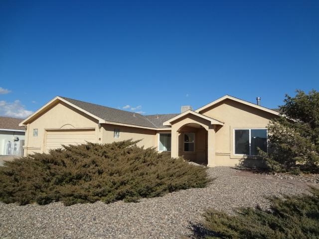 35 Milton Loop, Los Lunas, NM 87031