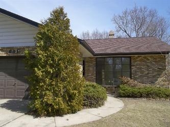 691 Chippewa Dr, Elgin, IL 60120