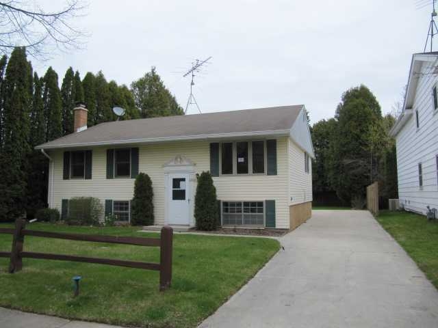 3325 N 8th St, Sheboygan, WI 53083