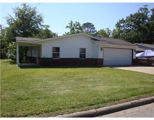 1223 Oliver St, Pascagoula, MS 39567