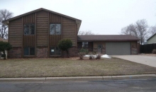 17 8th Ave Ne Osseo, MN 55369
