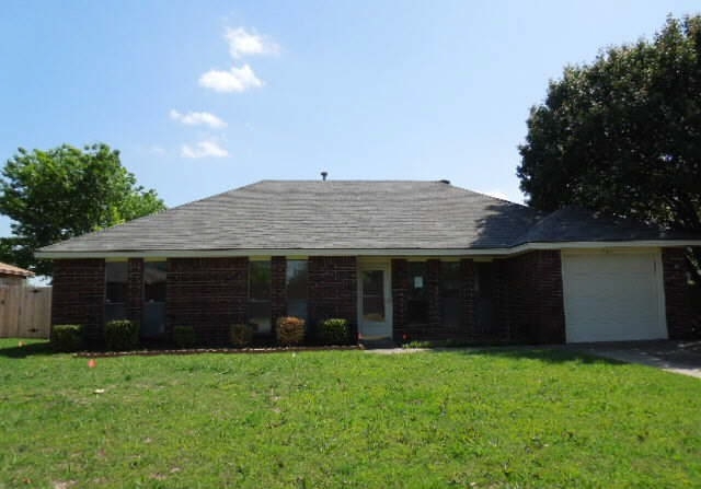 124 Mesa Drive, Red Oak, TX 75154