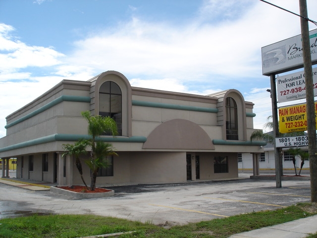 1803 U.S. 19, Holiday, FL 34691