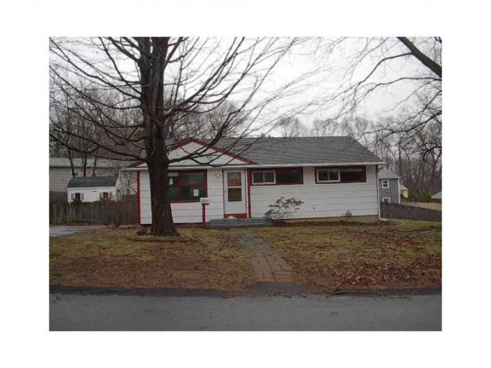 67 Flagg Ave, Warwick, RI 02886