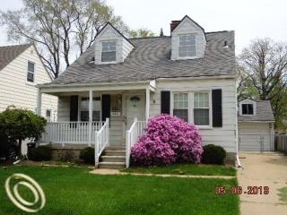 2667 21st St, Wyandotte, MI 48192