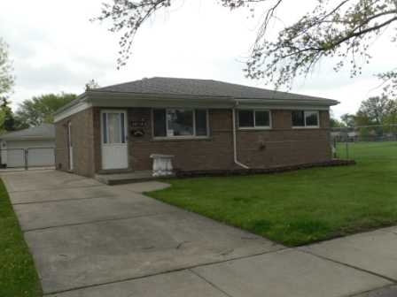 22116 Violet St, Saint Clair Shores, MI 48082